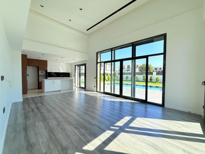 Image No.10-3 Bed Villa / Detached for sale