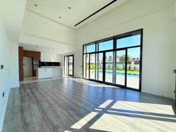 0f4ce367-8cb4-408a-a395-43f974c83bb5_1024x768