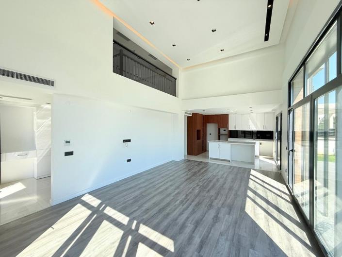 Image No.9-3 Bed Villa / Detached for sale