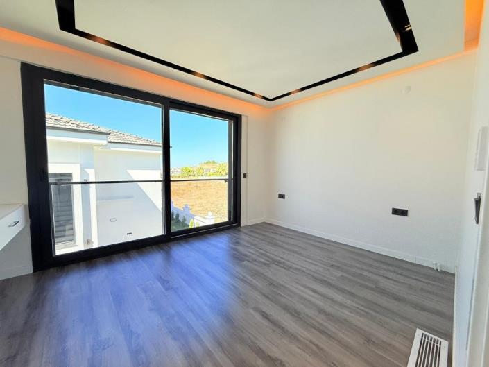 Image No.21-3 Bed Villa / Detached for sale