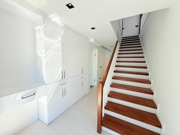 Image No.17-3 Bed Villa / Detached for sale