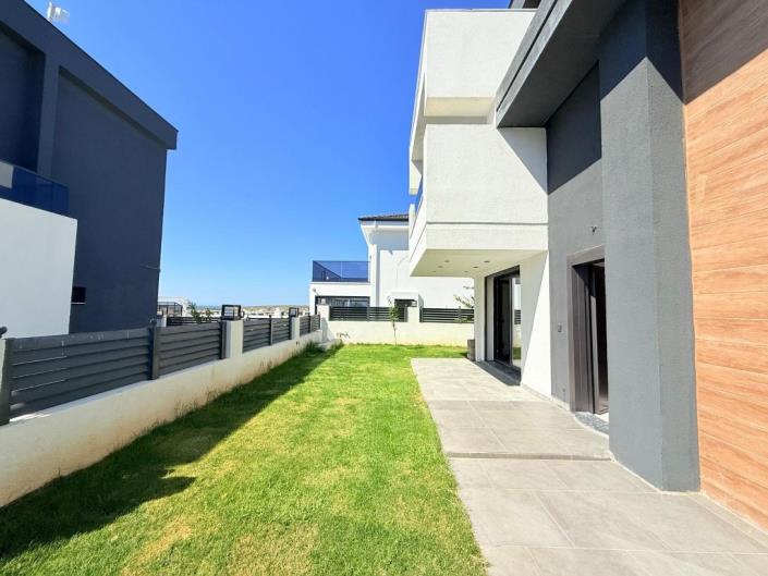 Image No.8-3 Bed Villa / Detached for sale