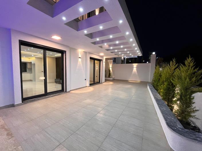 Image No.5-4 Bed Villa / Detached for sale