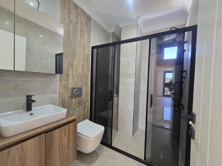 Image No.18-4 Bed Villa / Detached for sale