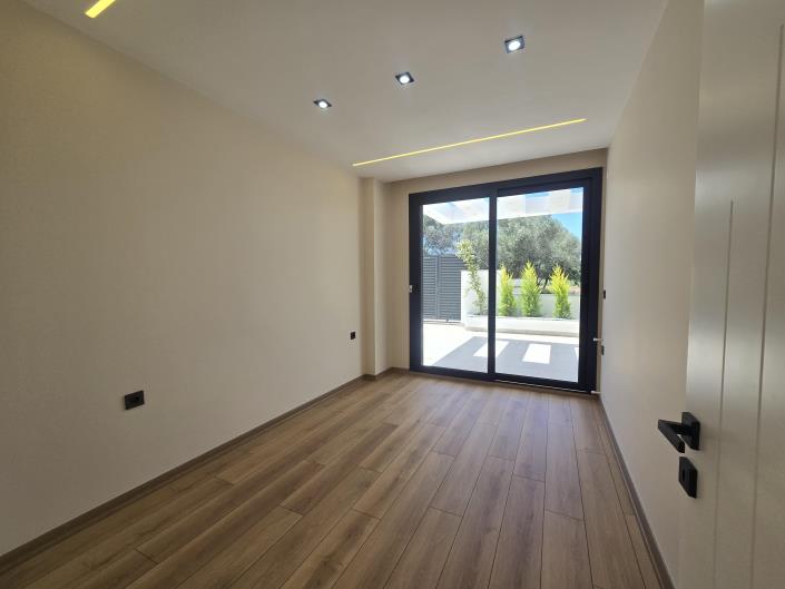 Image No.20-4 Bed Villa / Detached for sale