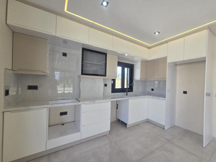 Image No.12-4 Bed Villa / Detached for sale