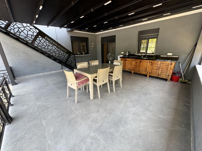 Image No.8-5 Bed Villa / Detached for sale