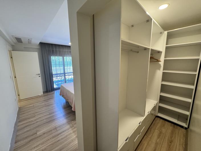 Image No.26-5 Bed Villa / Detached for sale