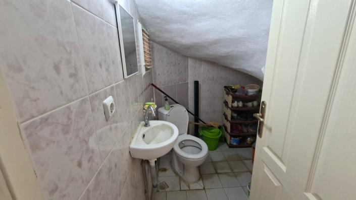 Image No.11-3 Bed Semi-Detached for sale