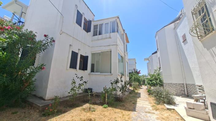 Image No.2-3 Bed Semi-Detached for sale