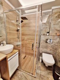 fcc52c8c-1dbb-445c-80dd-8ee6b3eabe04_576x768