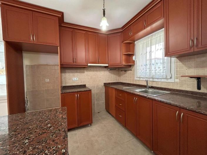 Image No.14-4 Bed Semi-Detached for sale