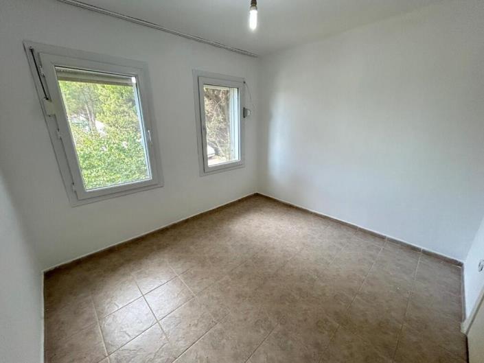 Image No.20-4 Bed Semi-Detached for sale