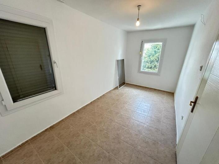 Image No.23-4 Bed Semi-Detached for sale