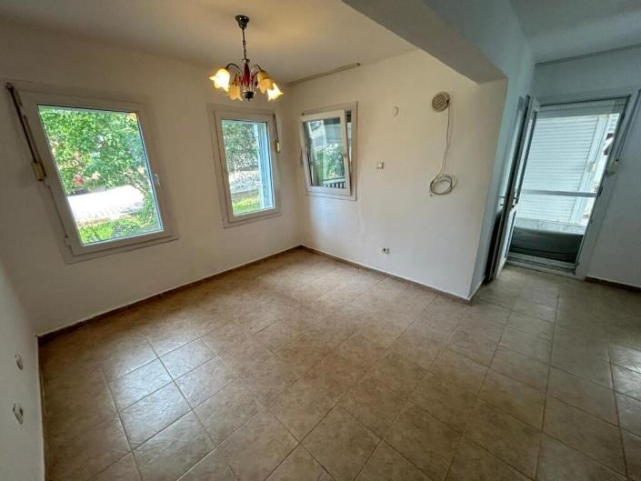 Image No.15-4 Bed Semi-Detached for sale