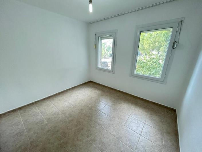 Image No.22-4 Bed Semi-Detached for sale