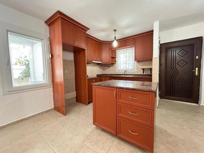 Image No.13-4 Bed Semi-Detached for sale