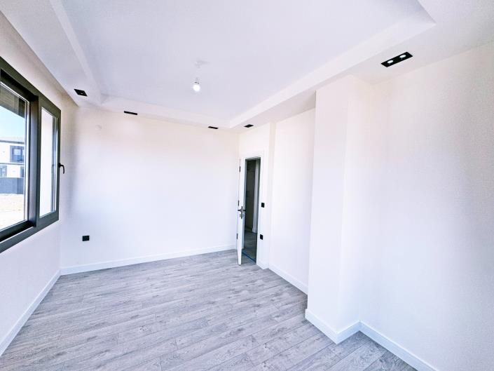 Image No.17-3 Bed Semi-Detached for sale