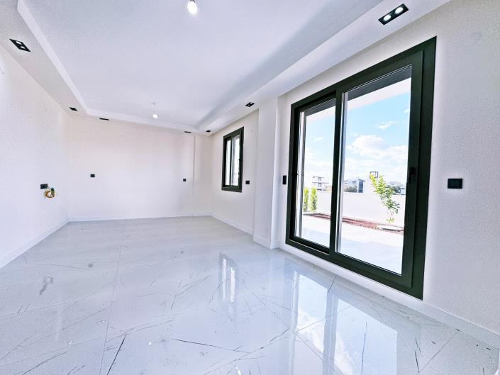 Image No.11-3 Bed Semi-Detached for sale