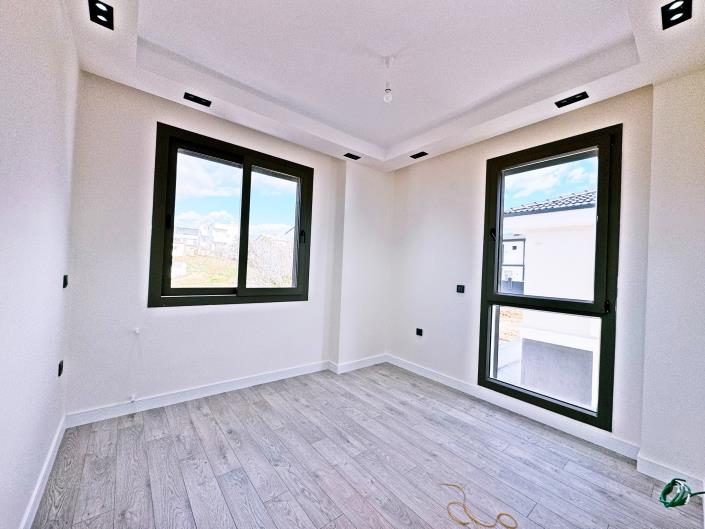 Image No.23-3 Bed Semi-Detached for sale