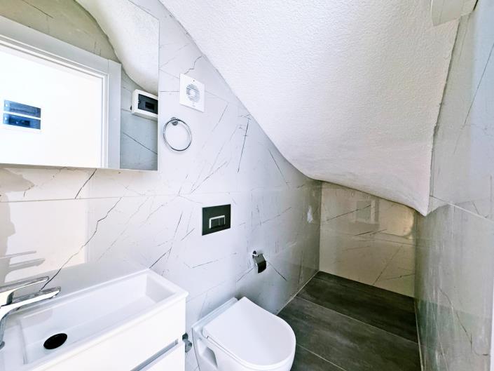 Image No.18-3 Bed Semi-Detached for sale