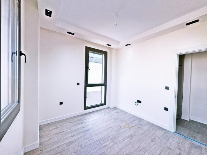 Image No.24-3 Bed Semi-Detached for sale