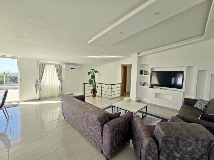 Image No.20-3 Bed Duplex for sale