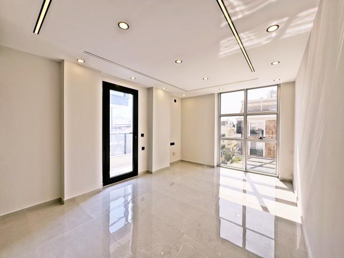 Image No.18-2 Bed Apartment for sale