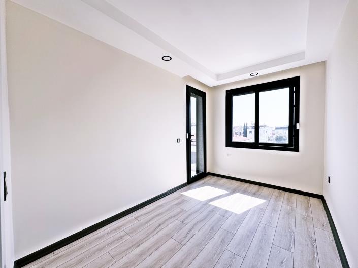 Image No.12-3 Bed Apartment for sale