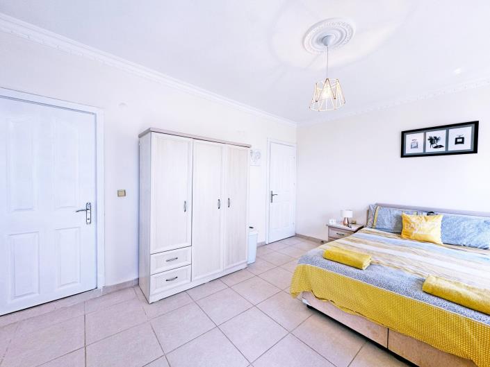 Image No.26-4 Bed Duplex for sale
