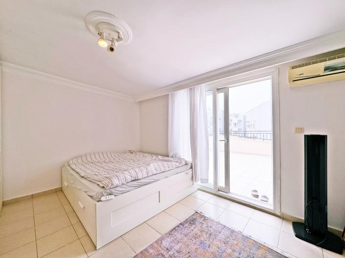 Image No.20-3 Bed Duplex for sale
