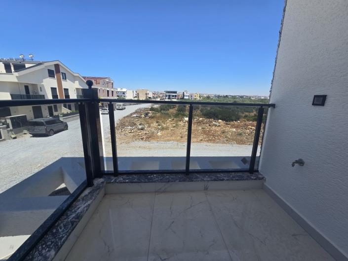 Image No.16-3 Bed Semi-Detached for sale