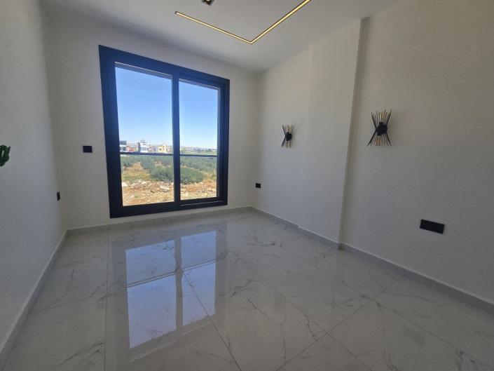 Image No.15-3 Bed Semi-Detached for sale