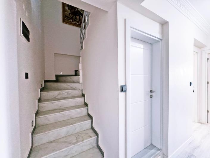Image No.14-4 Bed Duplex for sale