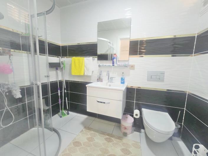Image No.12-4 Bed Duplex for sale