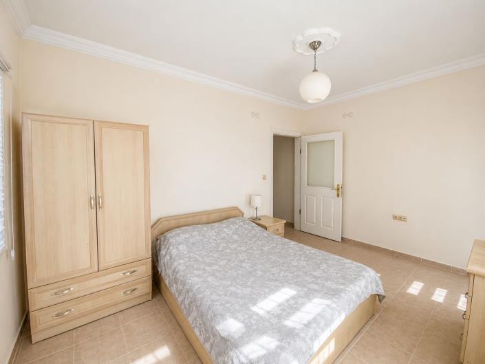 Image No.26-3 Bed Semi-Detached for sale