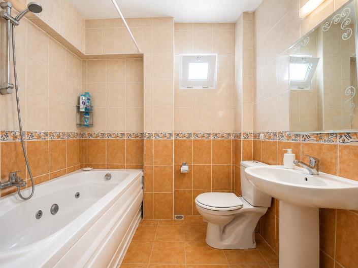 Image No.20-3 Bed Semi-Detached for sale