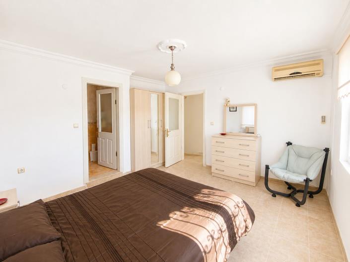 Image No.16-3 Bed Semi-Detached for sale