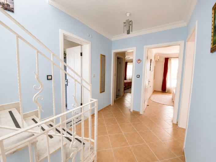 Image No.21-4 Bed Semi-Detached for sale
