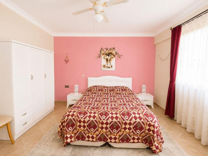 Image No.32-4 Bed Semi-Detached for sale