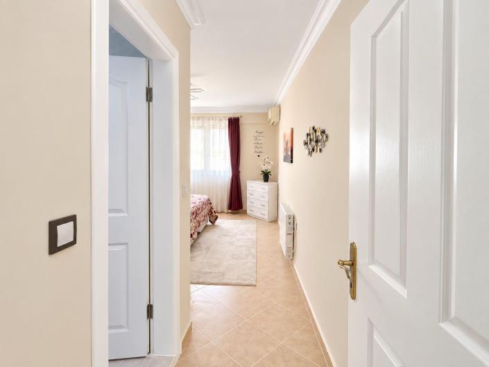 Image No.29-4 Bed Semi-Detached for sale