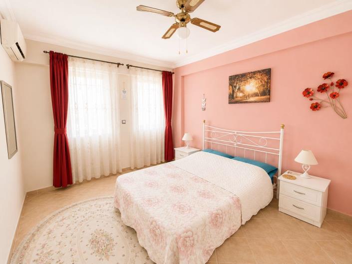 Image No.35-4 Bed Semi-Detached for sale