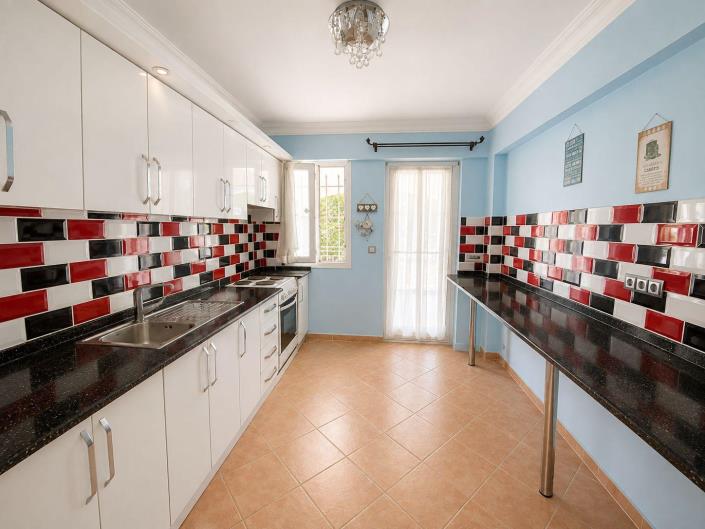 Image No.14-4 Bed Semi-Detached for sale