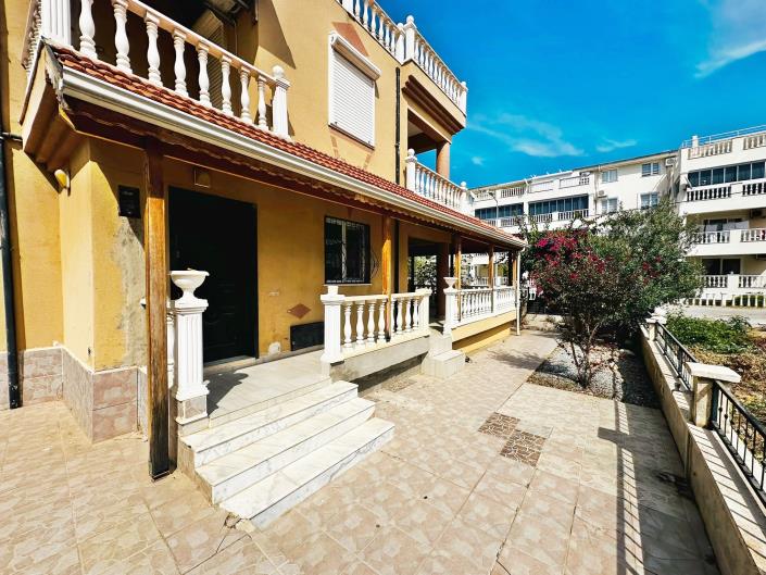 Image No.5-4 Bed Semi-Detached for sale