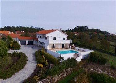 Villa / Détaché de 4 chambres à vendre à Penela