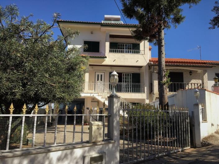 Image No.8-3 Bed Townhouse for sale