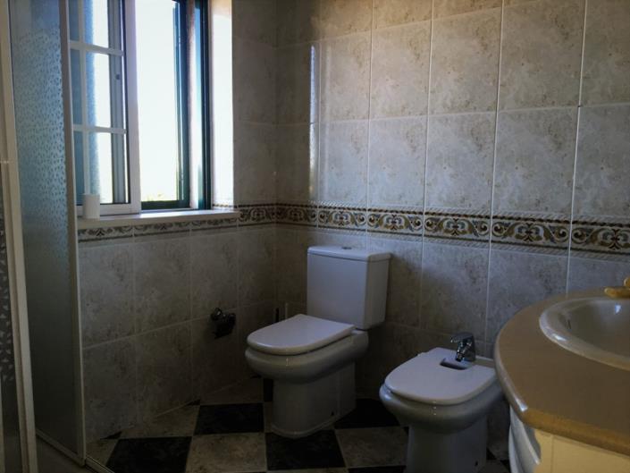 Image No.20-3 Bed Townhouse for sale