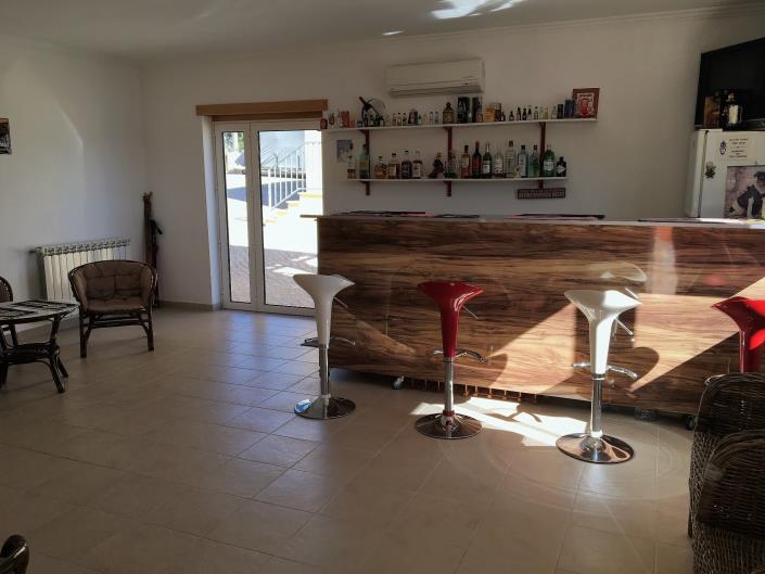 Image No.28-4 Bed Villa / Detached for sale