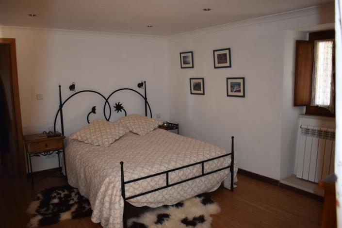 Image No.17-3 Bed House for sale