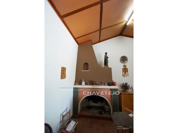 Image No.10-2 Bed Farmhouse for sale